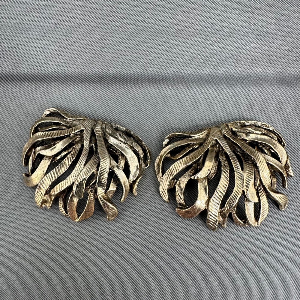Vintage Musi Antique Gold Tone Textured Ribbon Fan Shoe Clips‎ Pair Art Deco MCM